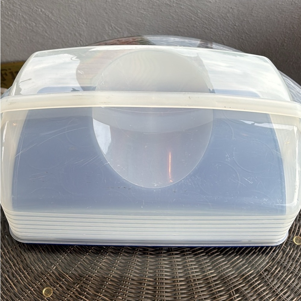 White Cake Carrier with Handle